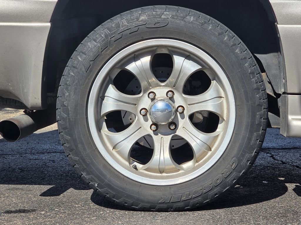 Used 2003 GMC Yukon XL Denali image 8