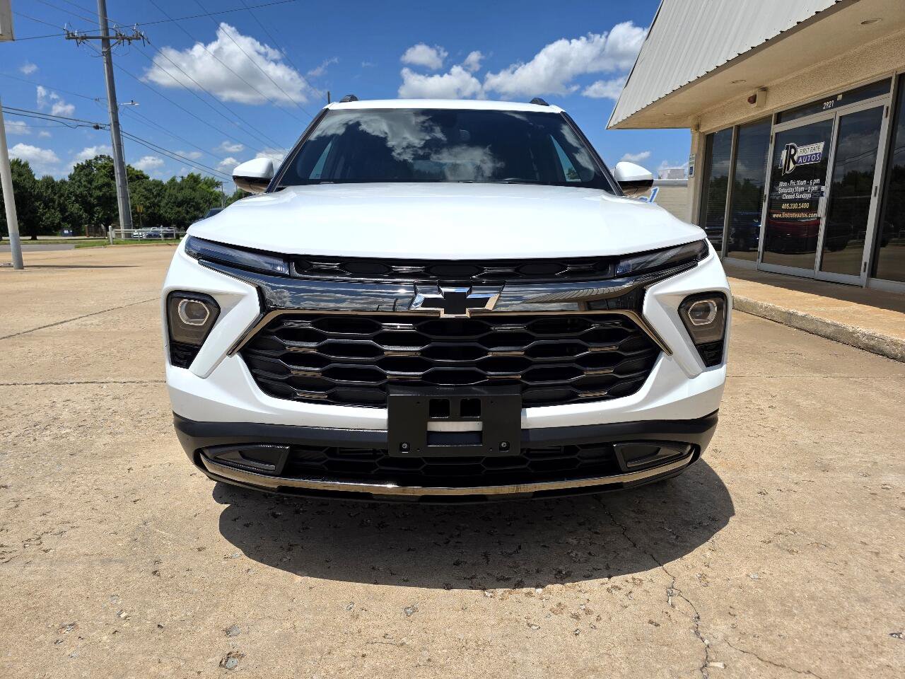 Used 2024 Chevrolet TrailBlazer ACTIV w/ Driver Confidence Package image 2