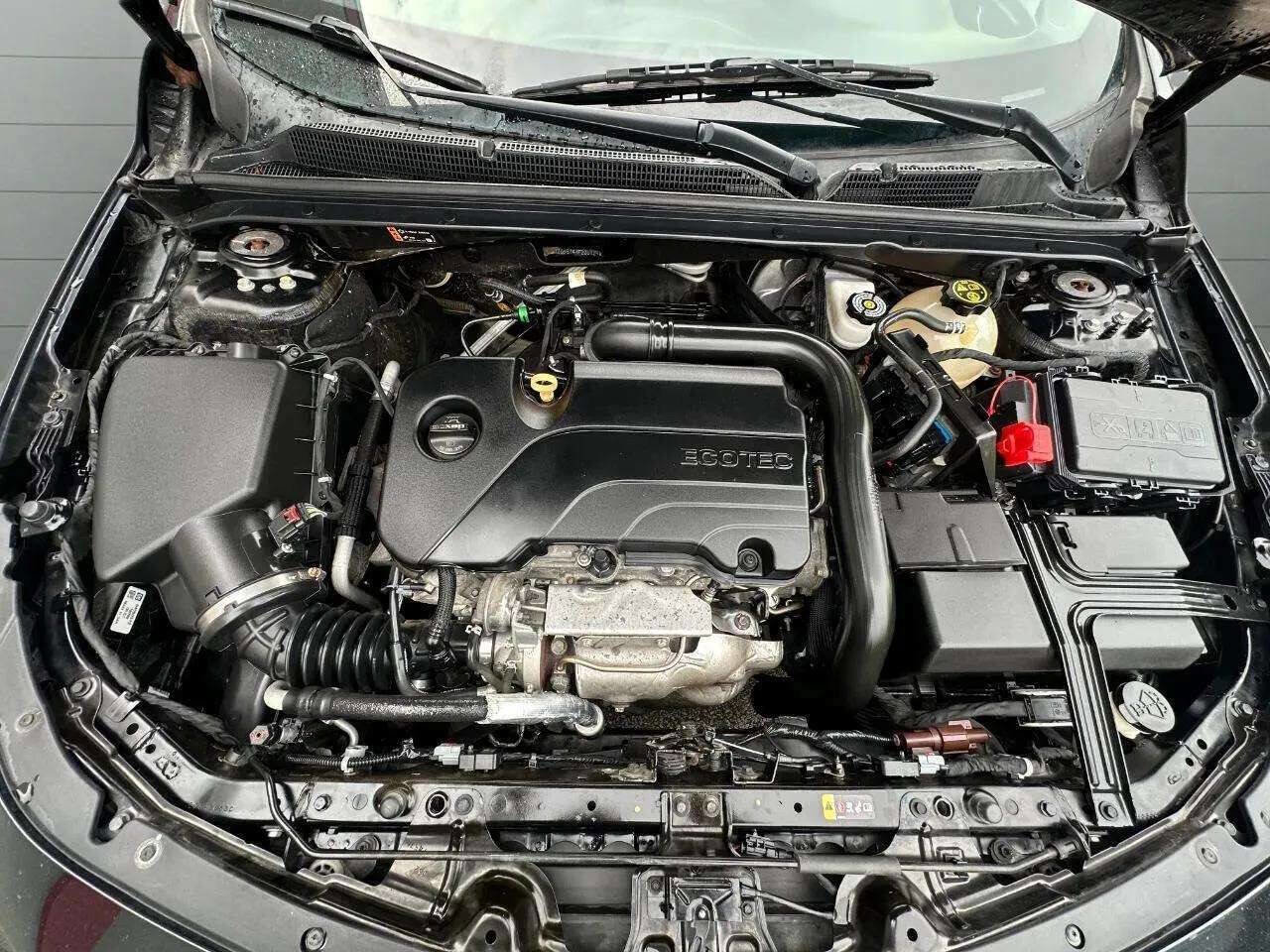 Used 2019 Chevrolet Malibu RS image 36