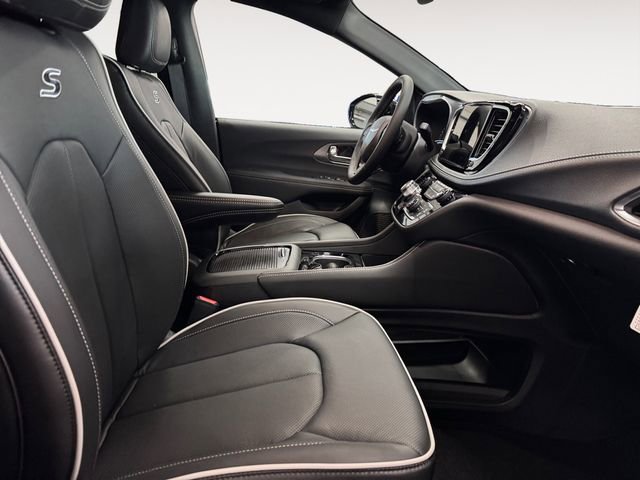 New 2026 Chrysler Pacifica Limited w/ S Appearance Package image 21