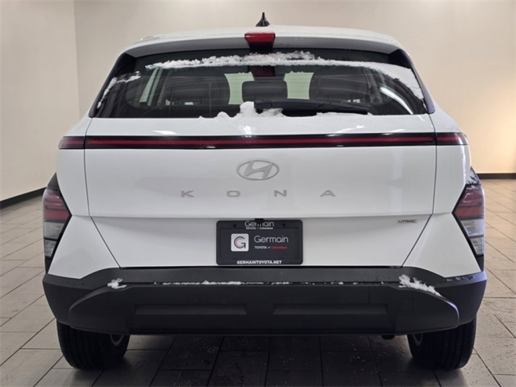 Used 2024 Hyundai Kona SE image 13