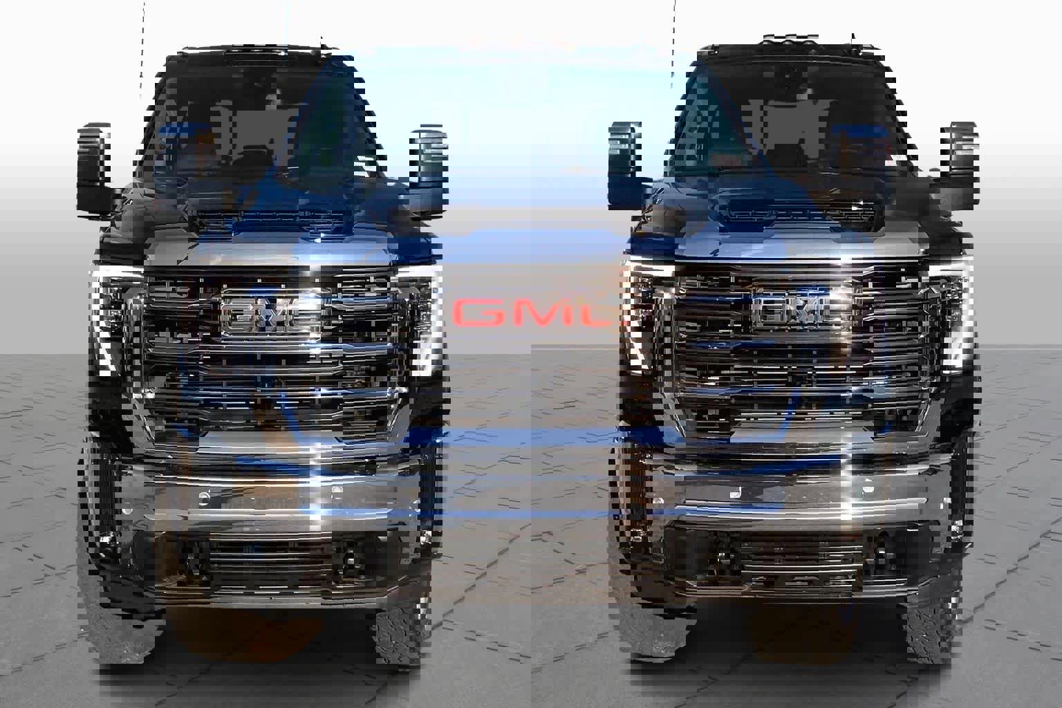 Used 2024 GMC Sierra 2500 SLT w/ SLT Premium Package image 4