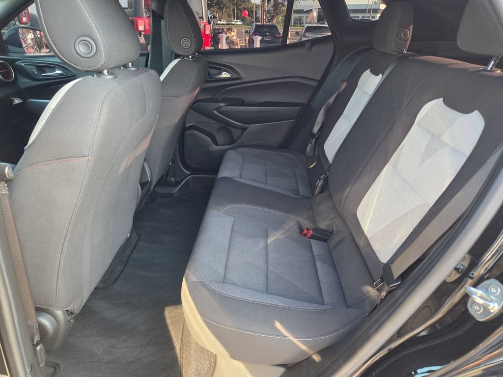 Used 2024 Chevrolet Trax RS FWD image 6