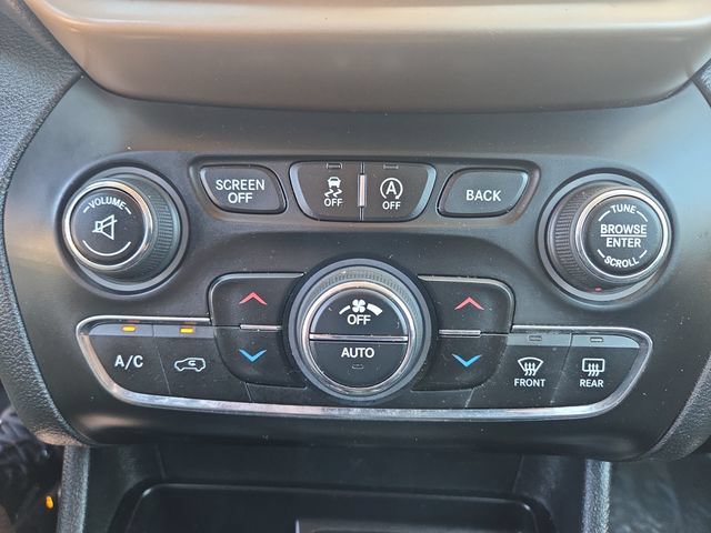 Used 2015 Jeep Cherokee Limited w/ Technology Group AWD/4WD image 26