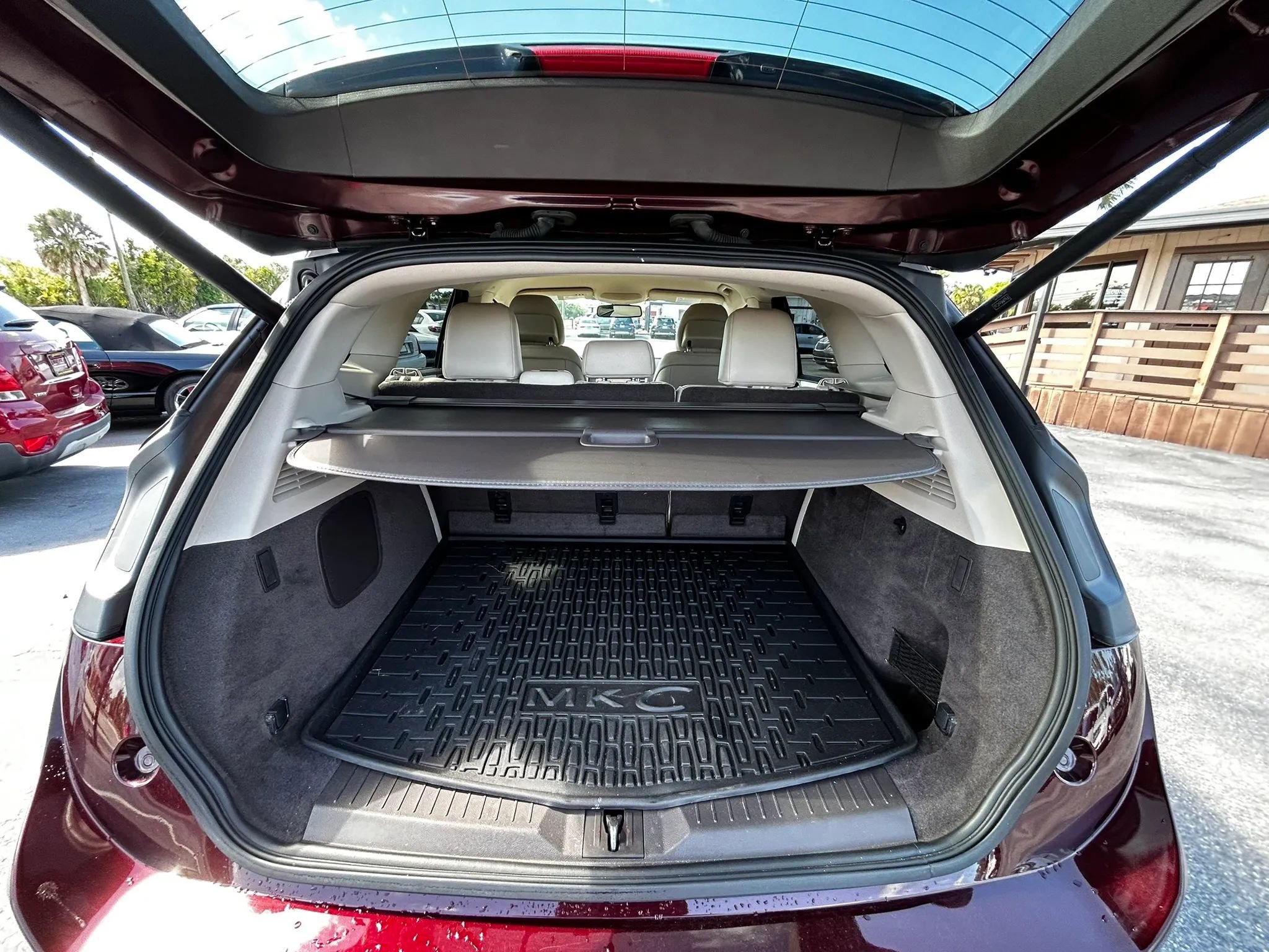 Used 2018 Lincoln MKC Select w/ Select Plus Package FWD image 23