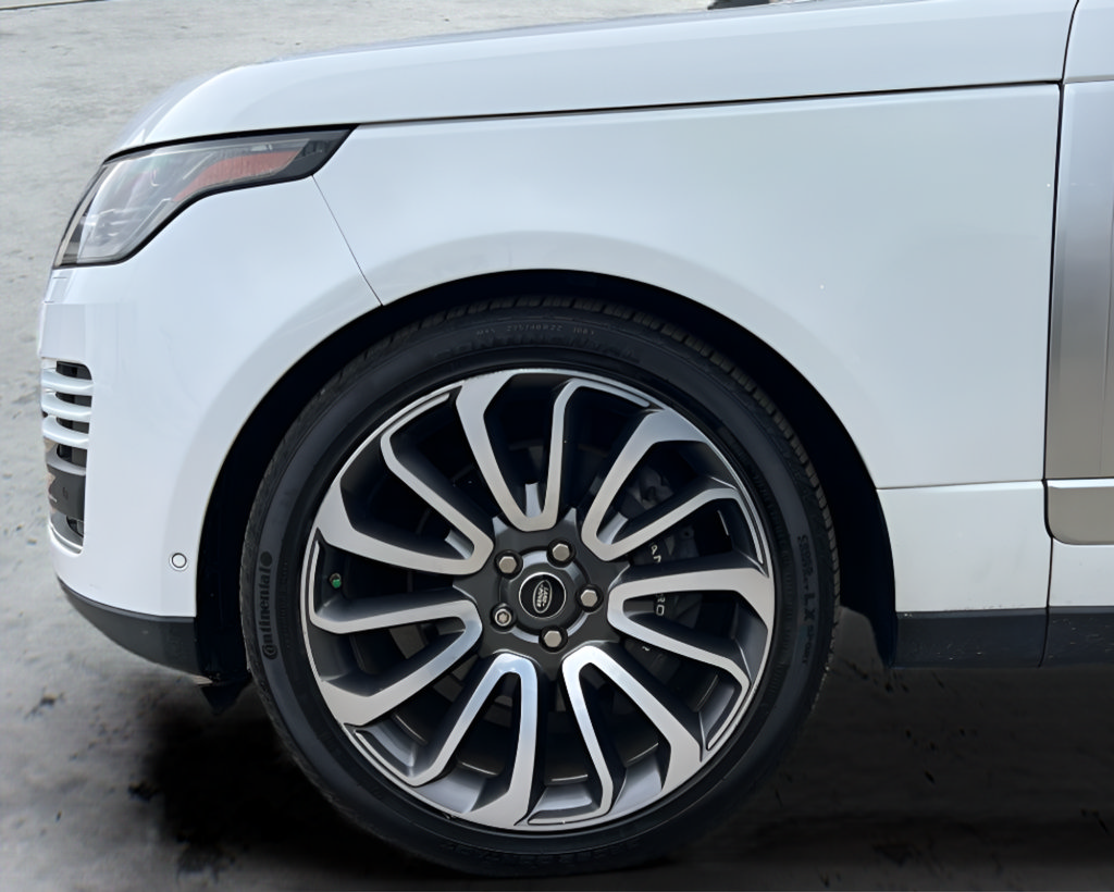 Used 2018 Land Rover Range Rover Supercharged AWD/4WD image 40