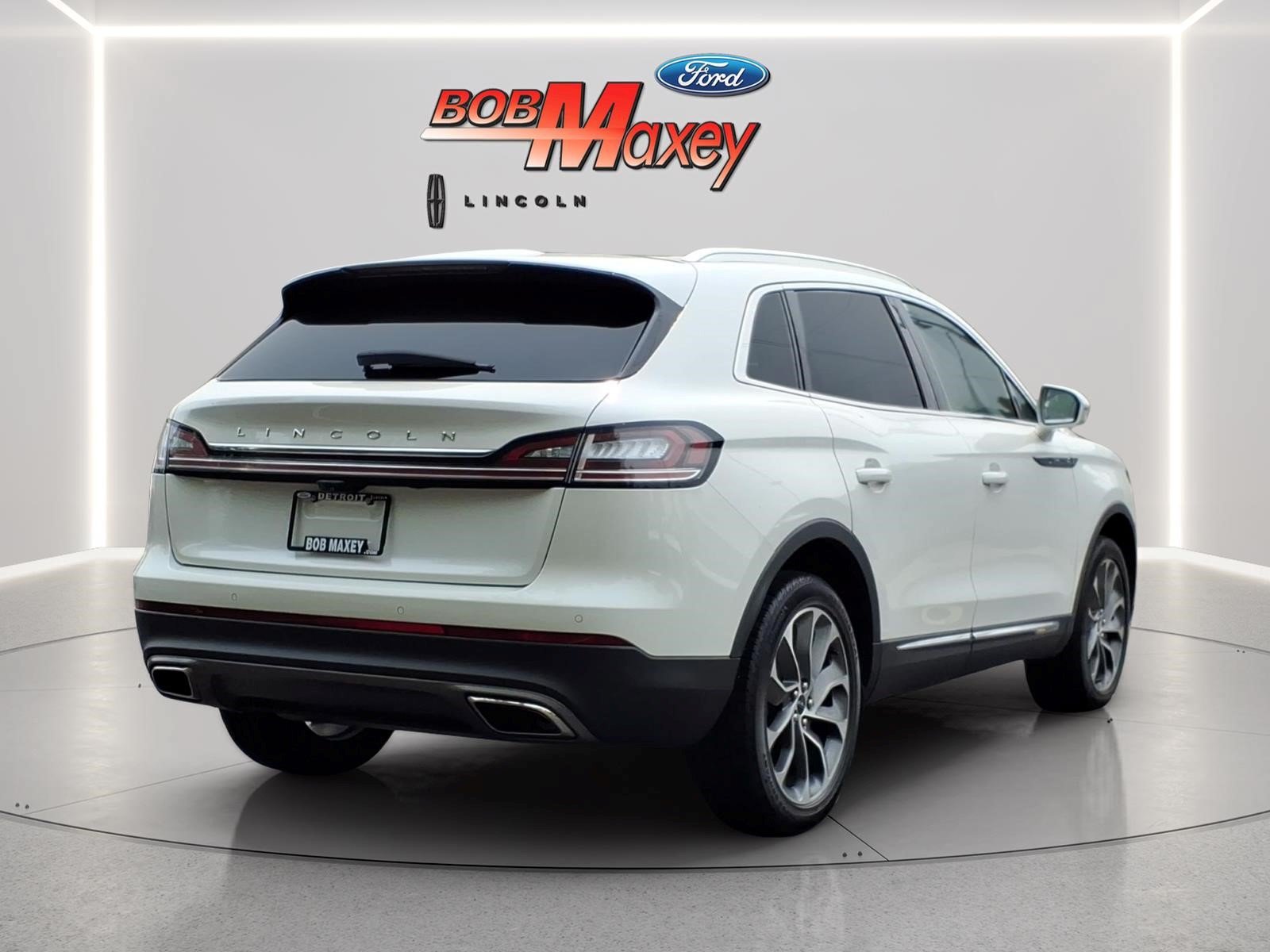 Used 2021 Lincoln Nautilus Reserve AWD/4WD image 4