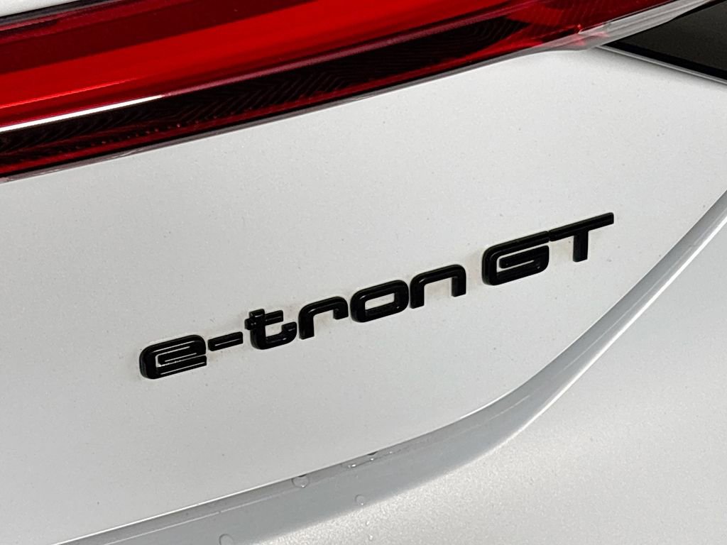 Used 2022 Audi RS e-tron GT AWD/4WD image 24
