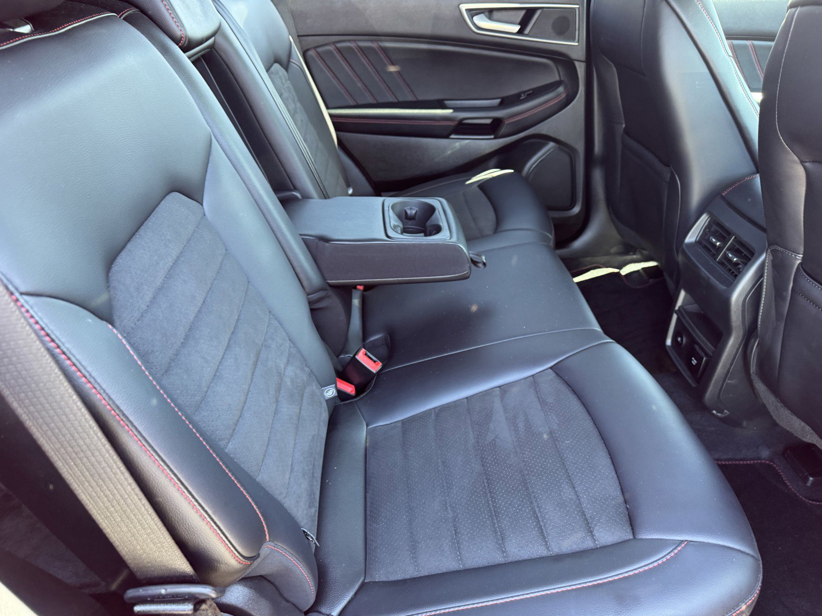 Used 2024 Ford Edge ST-Line image 9