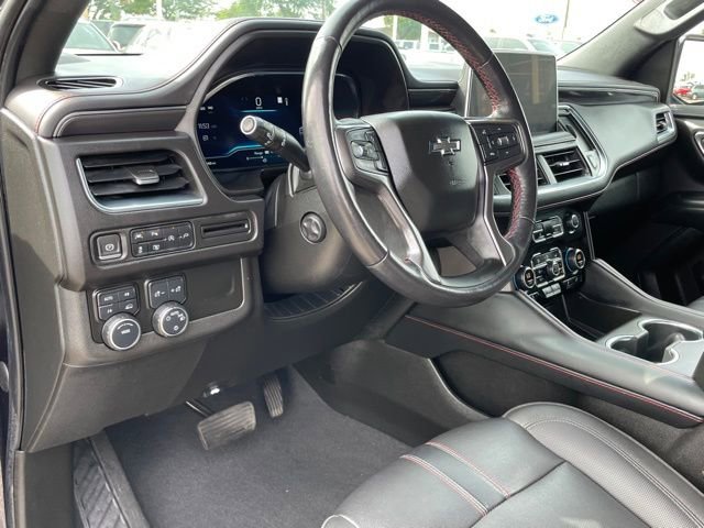 Used 2022 Chevrolet Suburban RST w/ Luxury Package image 16