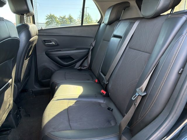 Used 2019 Chevrolet Trax LT w/ LT Convenience Package AWD/4WD image 17