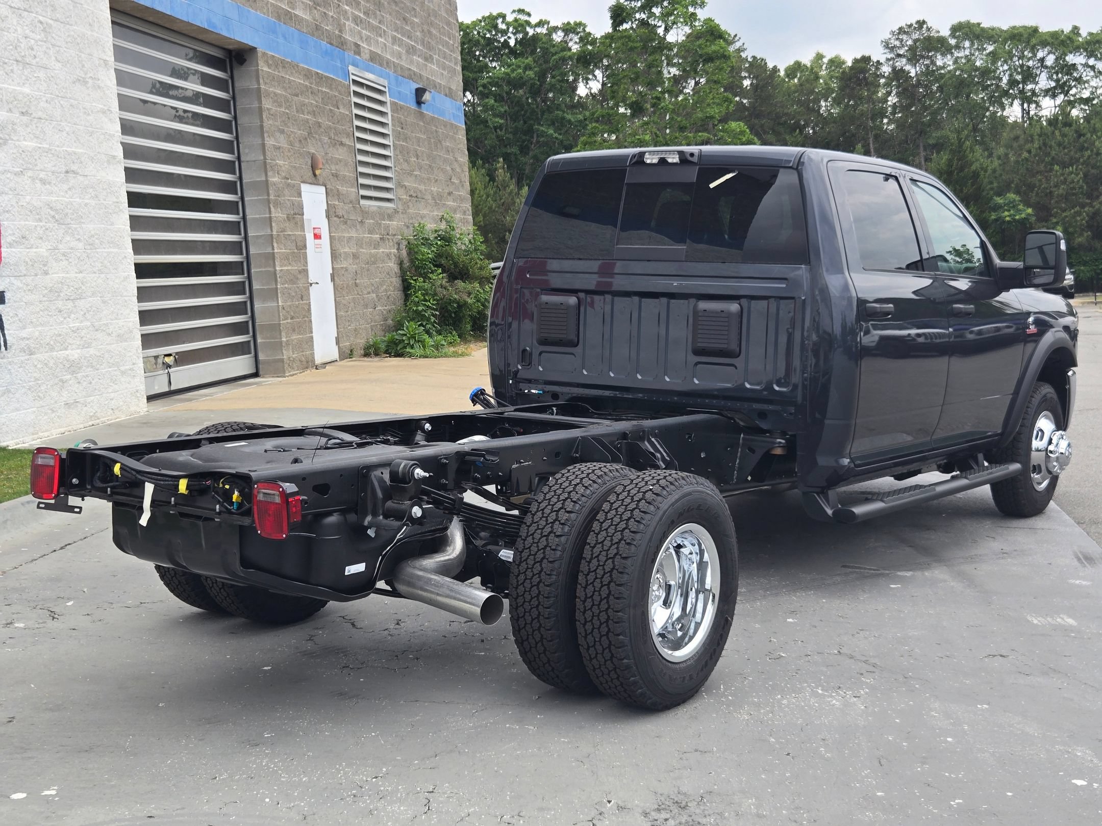 New 2026 RAM 3500 Tradesman AWD/4WD image 7