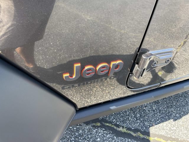 Used 2021 Jeep Gladiator Mojave w/ LED Lighting Group AWD/4WD image 13