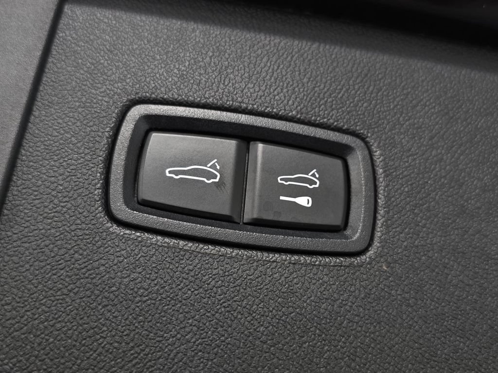 Certified 2023 Porsche Cayenne AWD/4WD image 32