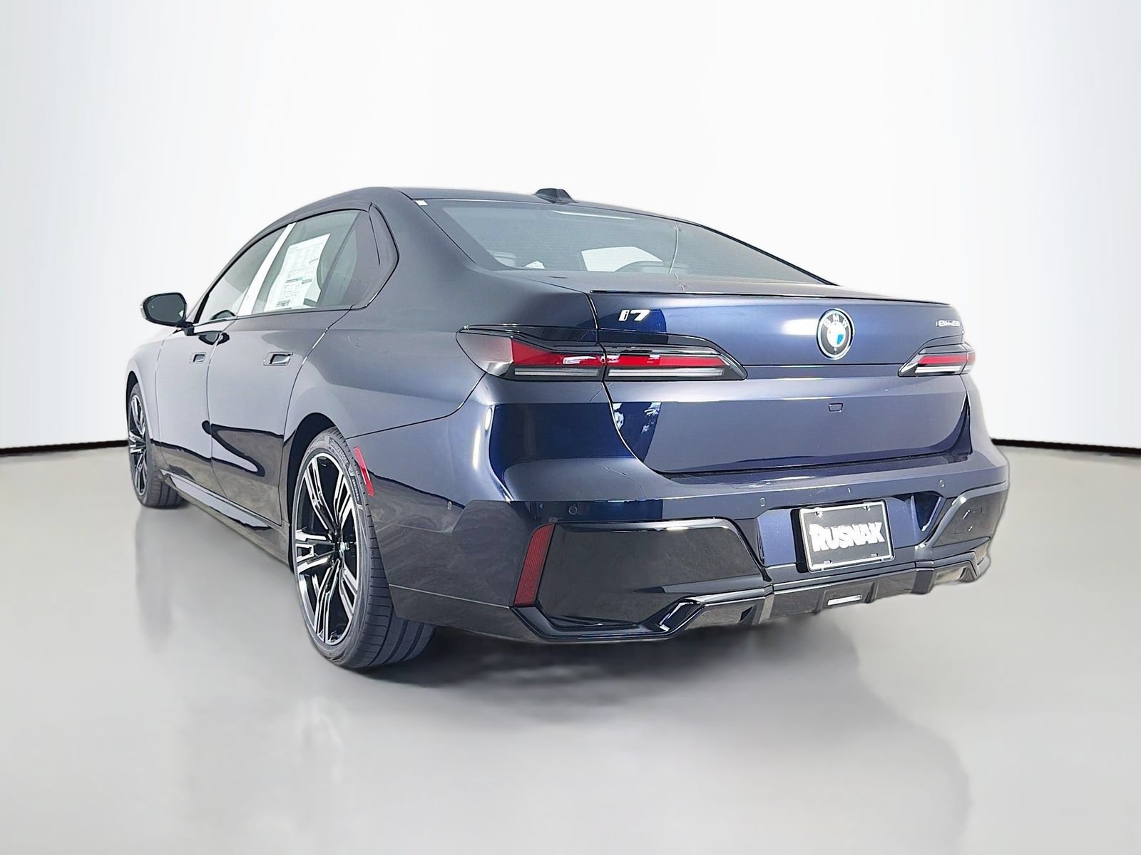 New 2026 BMW i7 xDrive60 w/ M Sport Package RWD image 5