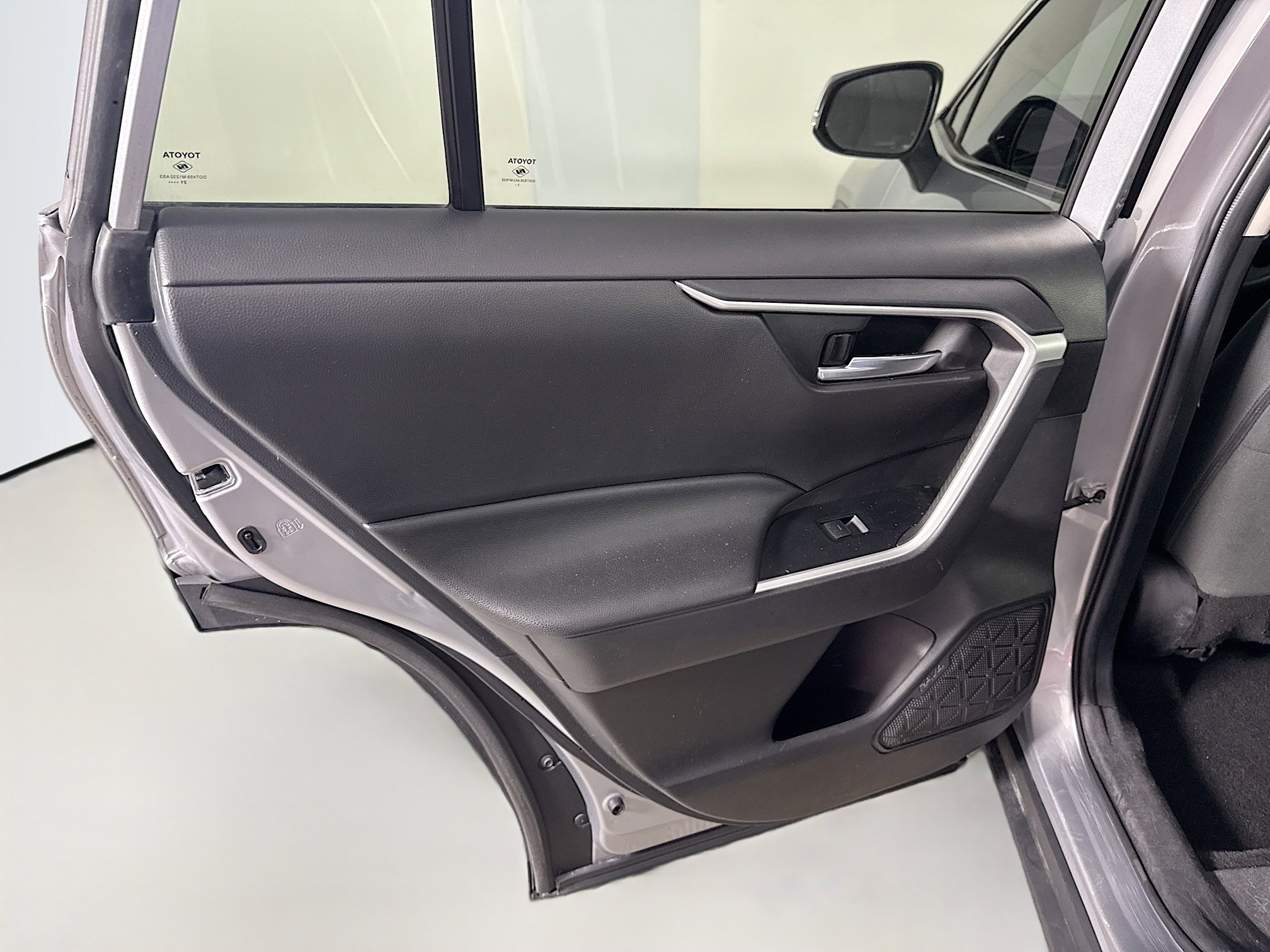 Used 2022 Toyota RAV4 XLE image 26