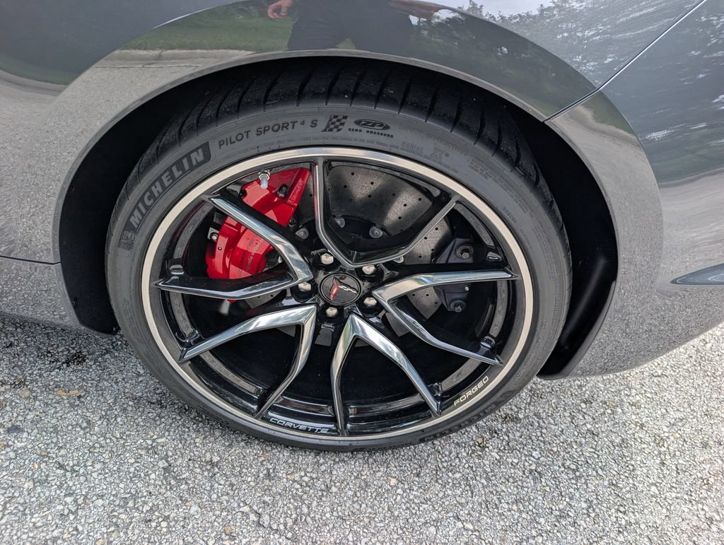 New 2027 Chevrolet Corvette Grand Sport w/ Z52 Sport Performance Package RWD image 9