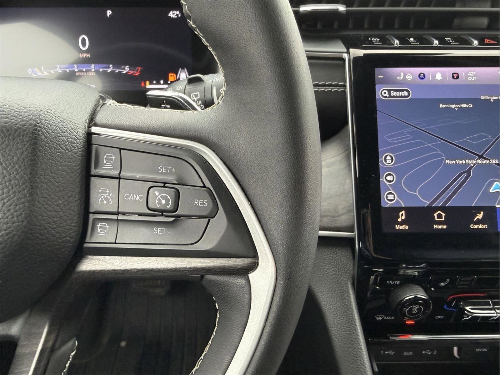 Used 2023 Jeep Grand Cherokee L Limited w/ Trailer Tow Group (B) image 15