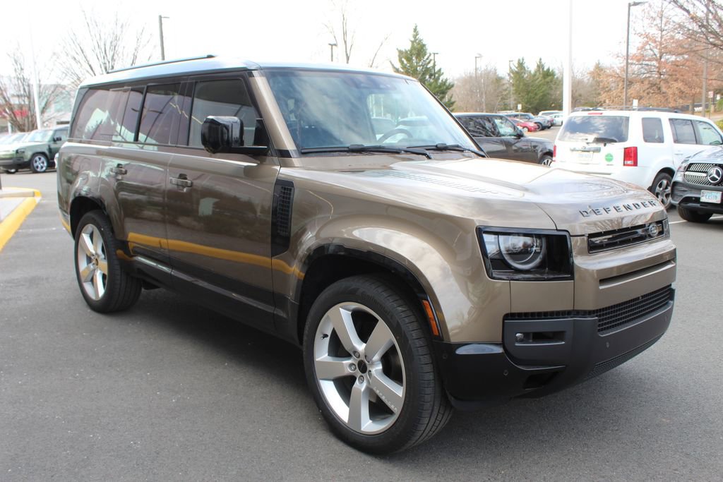 New 2026 Land Rover Defender 130 X-Dynamic SE image 6