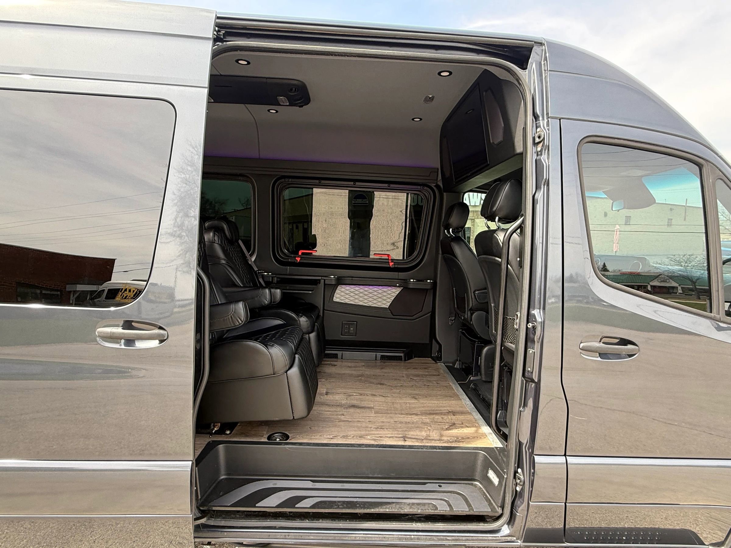 Used 2022 Mercedes-Benz Sprinter 2500 image 24