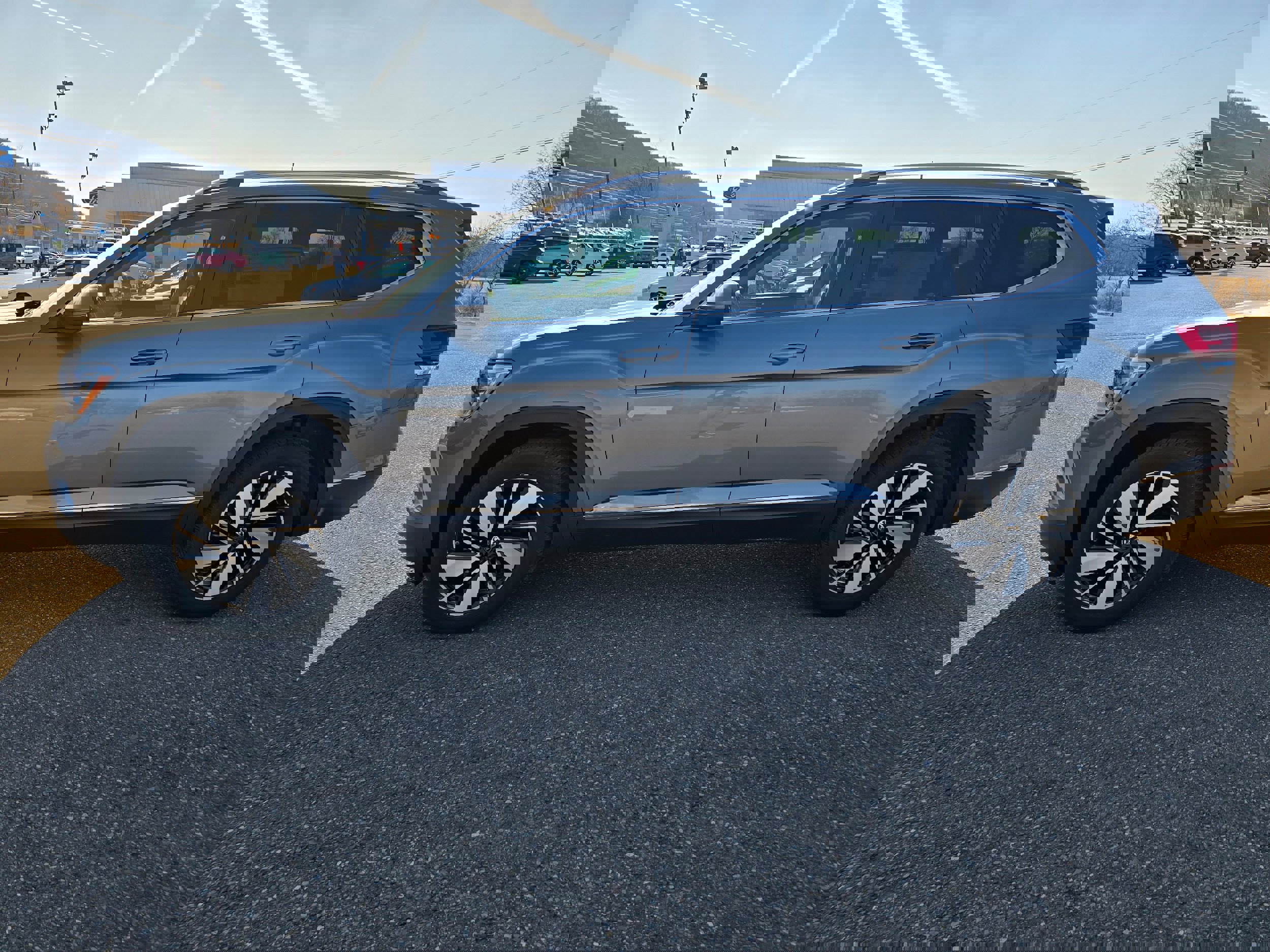 New 2025 Volkswagen Atlas SEL image 4