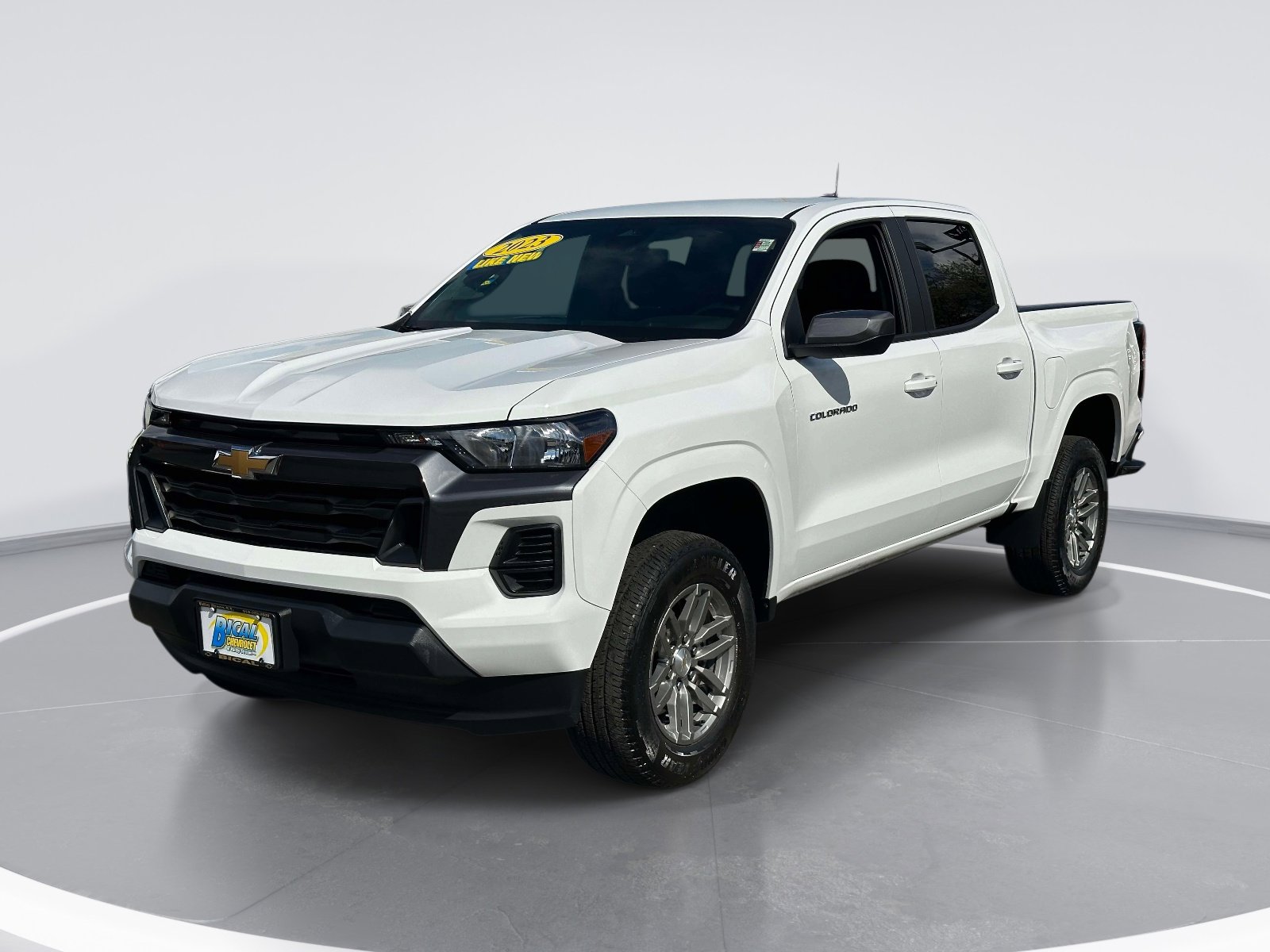 Used 2023 Chevrolet Colorado LT RWD image 3