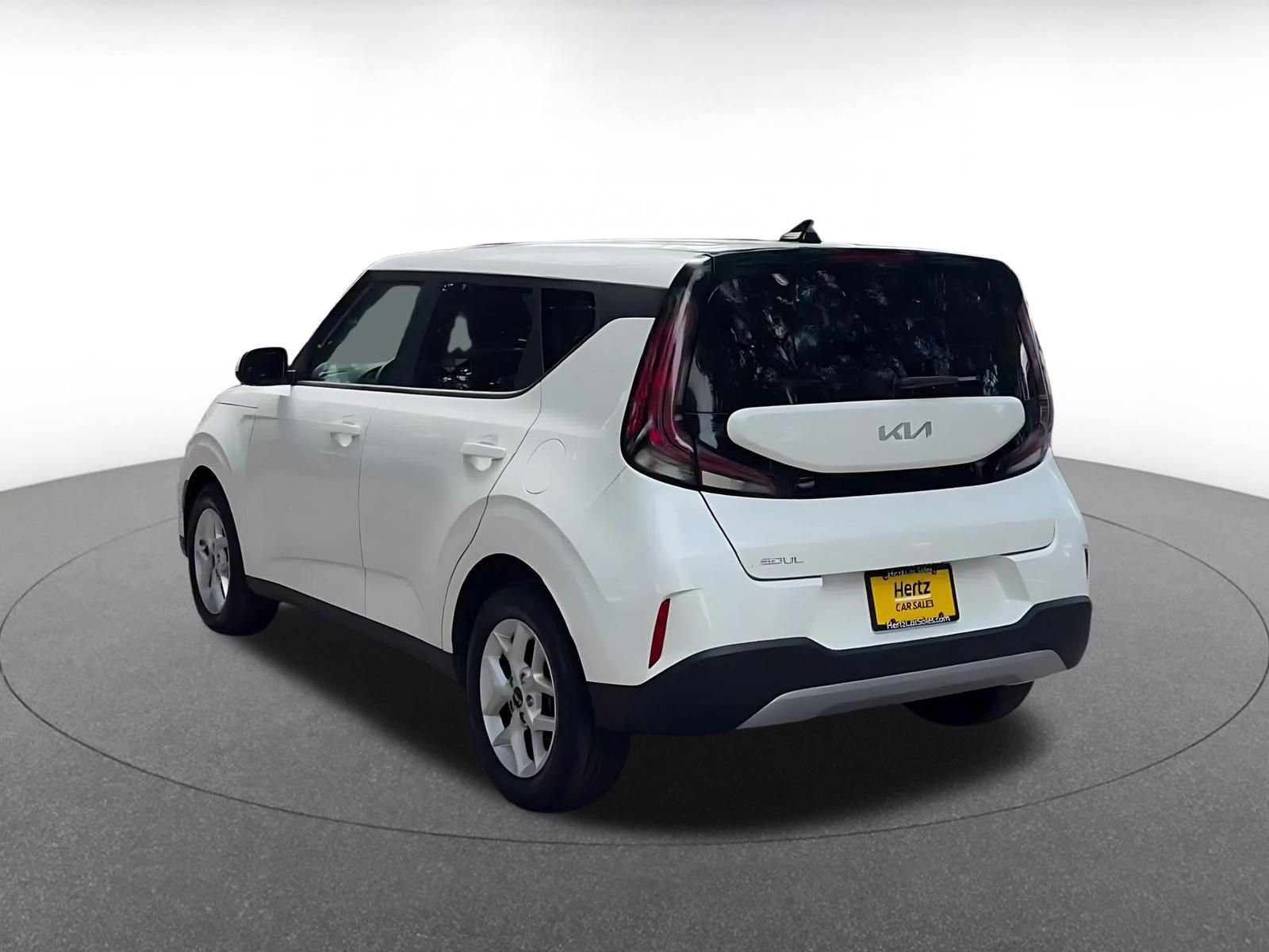 Used 2025 Kia Soul LX w/ LX Technology Package FWD image 11