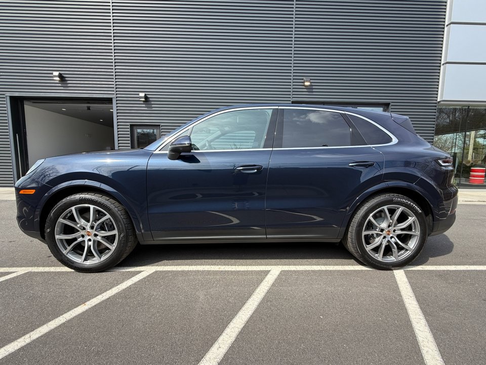 New 2026 Porsche Cayenne AWD/4WD image 2