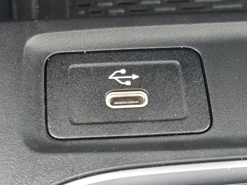 Certified 2025 Mercedes-Benz GLB 250 4MATIC image 32