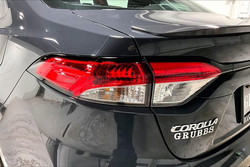 Used 2025 Toyota Corolla SE image 38