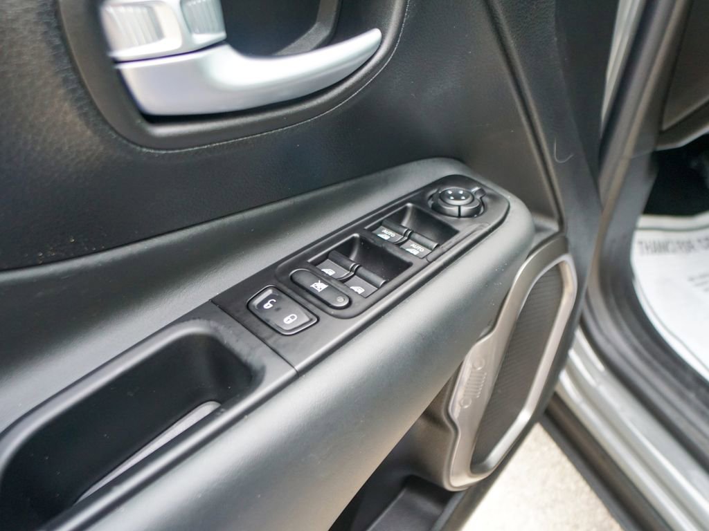 Used 2021 Jeep Renegade Limited image 17