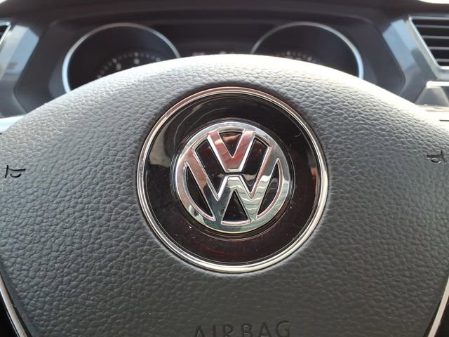 Used 2018 Volkswagen Tiguan SE image 17