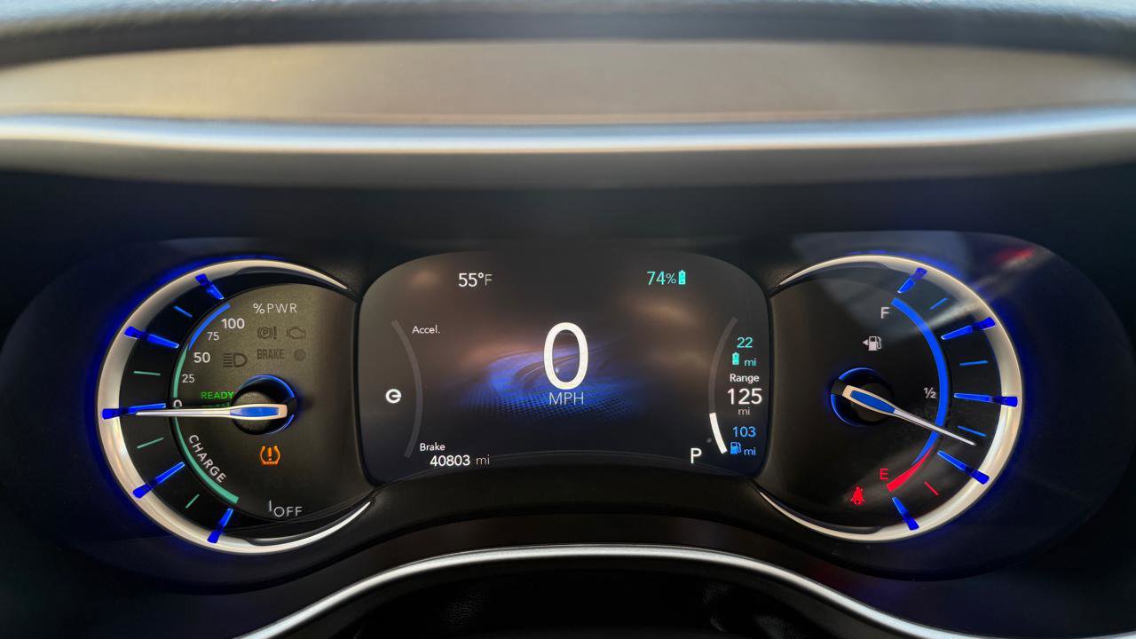 Used 2024 Chrysler Pacifica Select FWD image 13