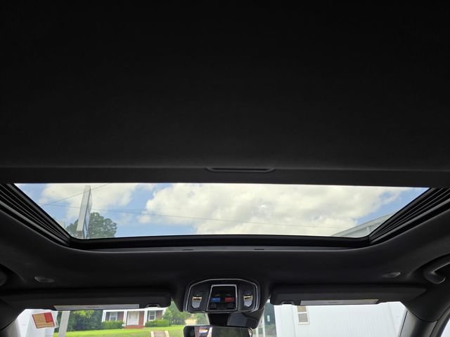 Used 2025 Jeep Grand Cherokee L Laredo RWD image 16