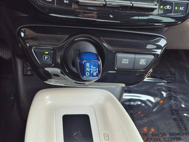 Used 2017 Toyota Prius Four Touring w/ Preferred Accessory Package FWD image 12