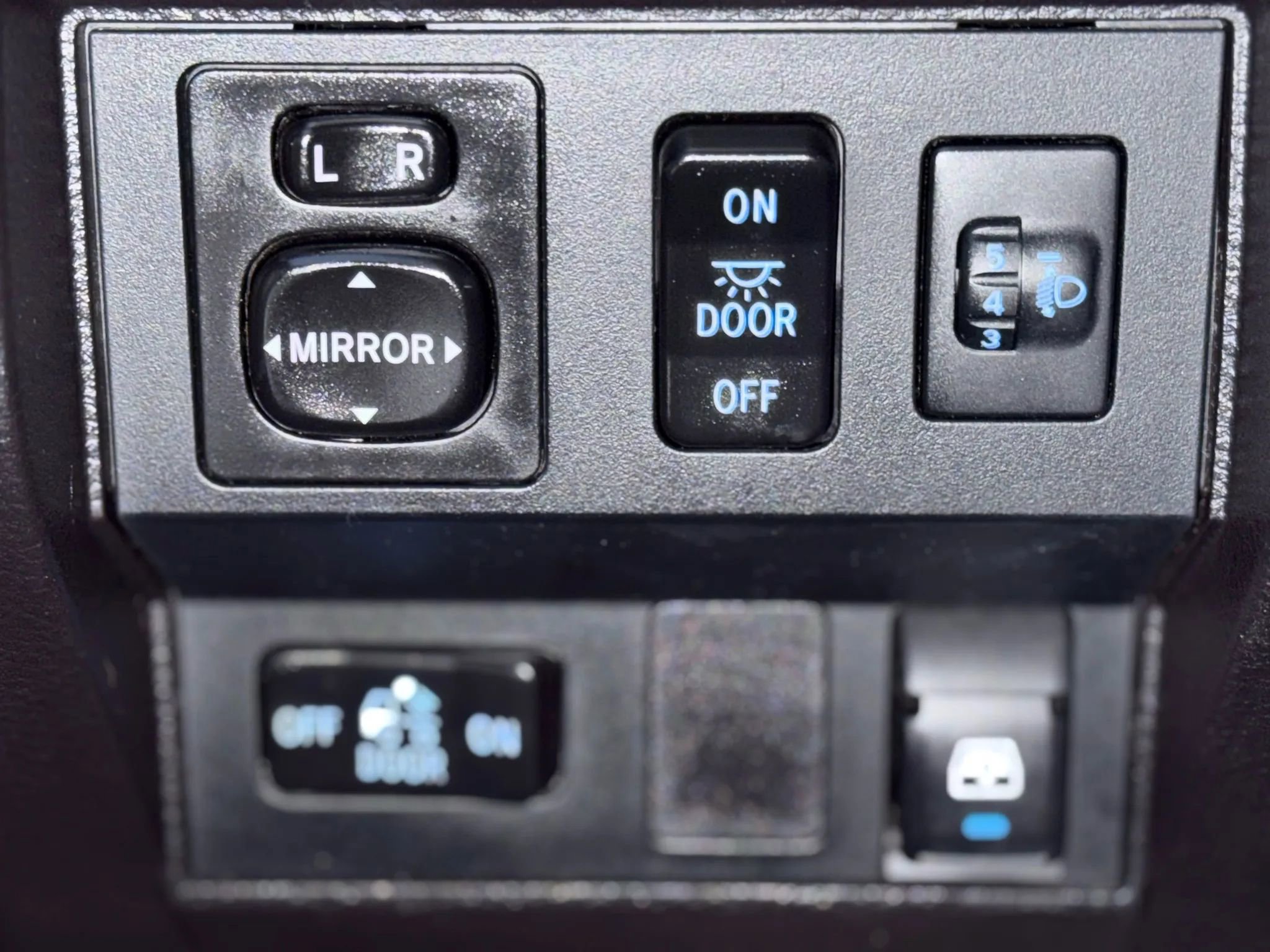 Used 2015 Toyota Tundra SR5 image 31