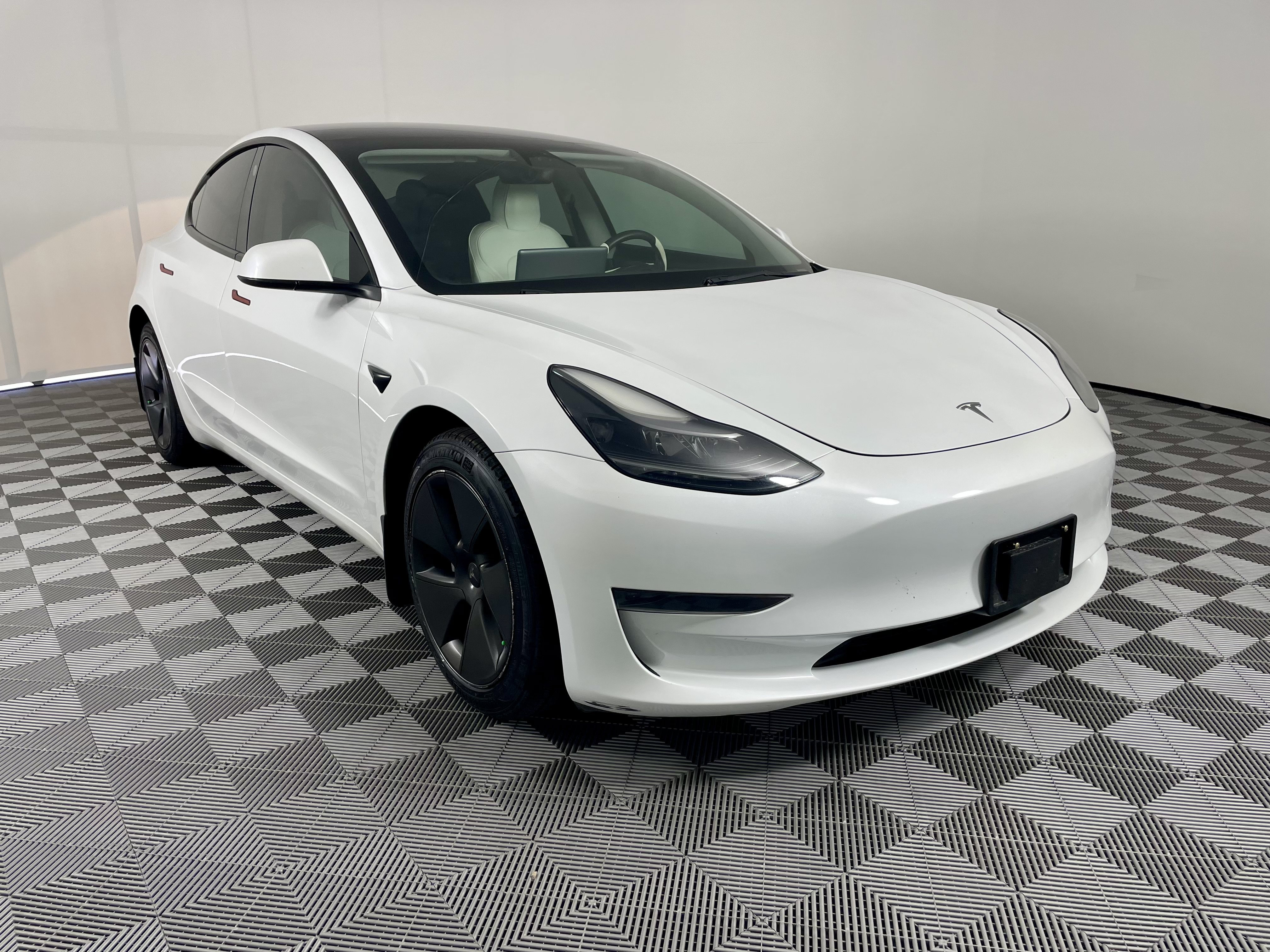 Used 2023 Tesla Model 3 Standard Range RWD image 6