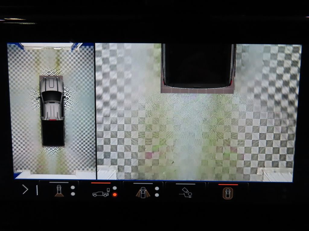 Used 2025 GMC Sierra 3500 AT4 w/ AT4 Premium Plus Package image 21