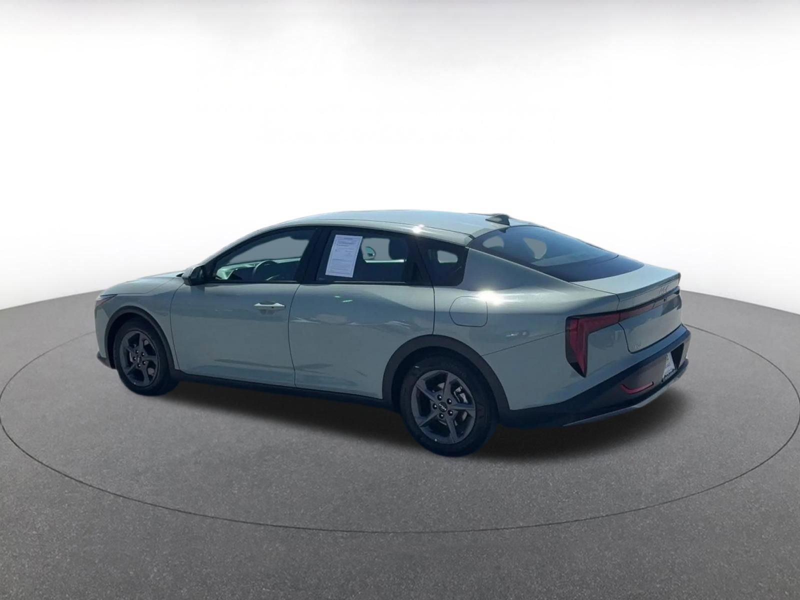 Used 2025 Kia K4 LXS image 10