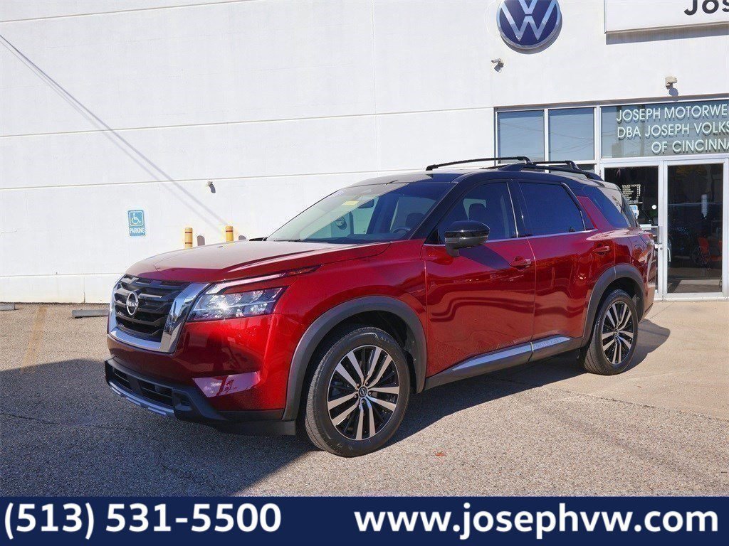 Used 2023 Nissan Pathfinder Platinum w/ Cargo Package image 1