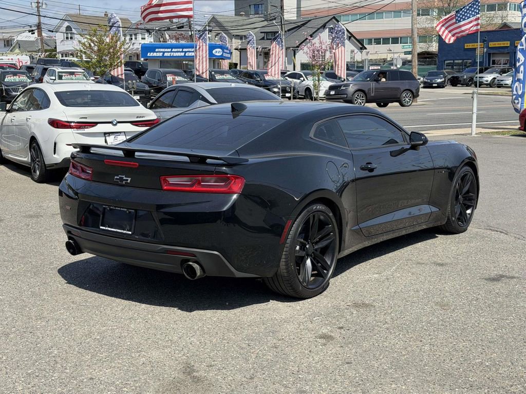 Used 2018 Chevrolet Camaro SS RWD image 8