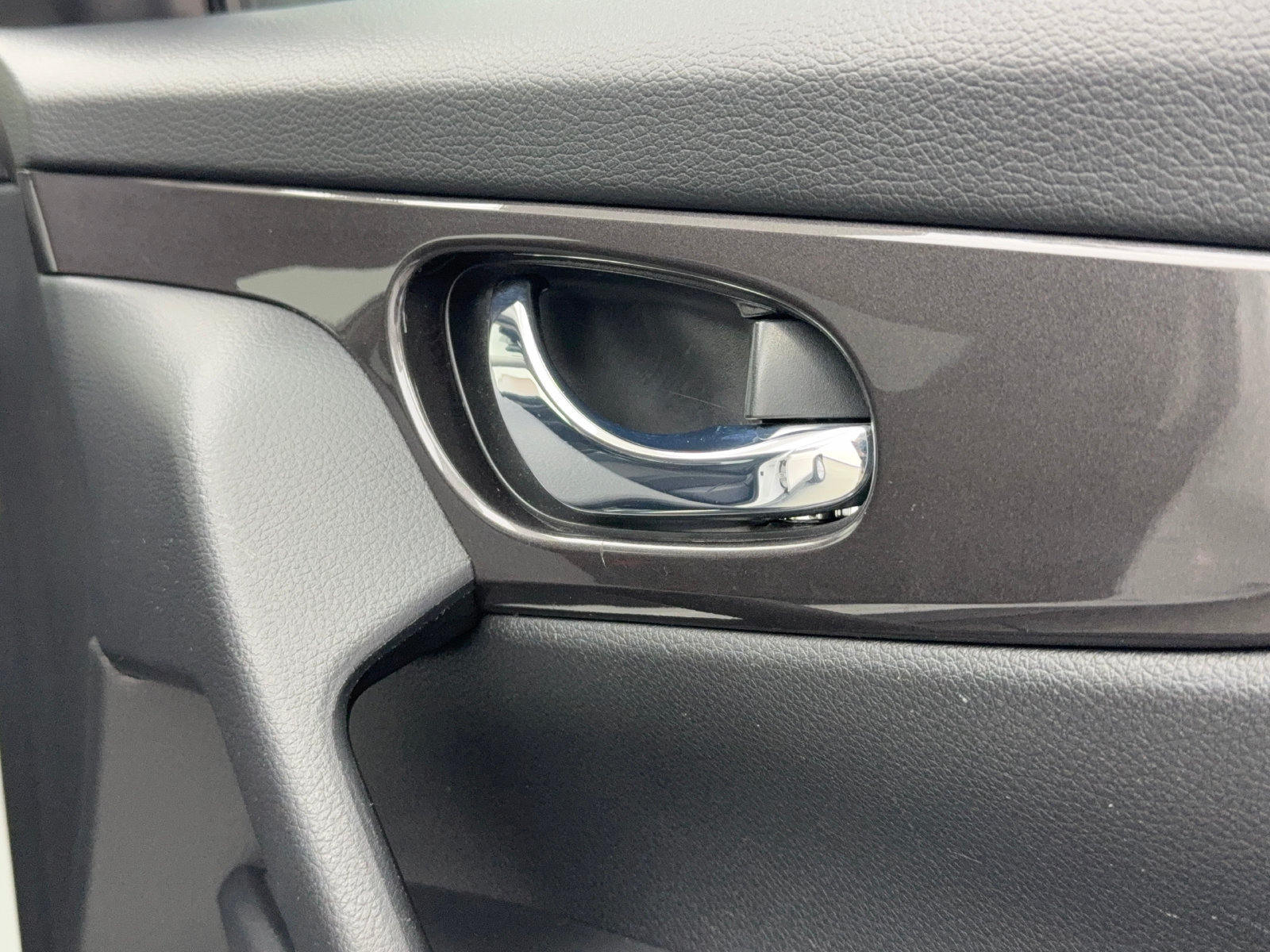 Used 2019 Nissan Rogue SV AWD/4WD image 43