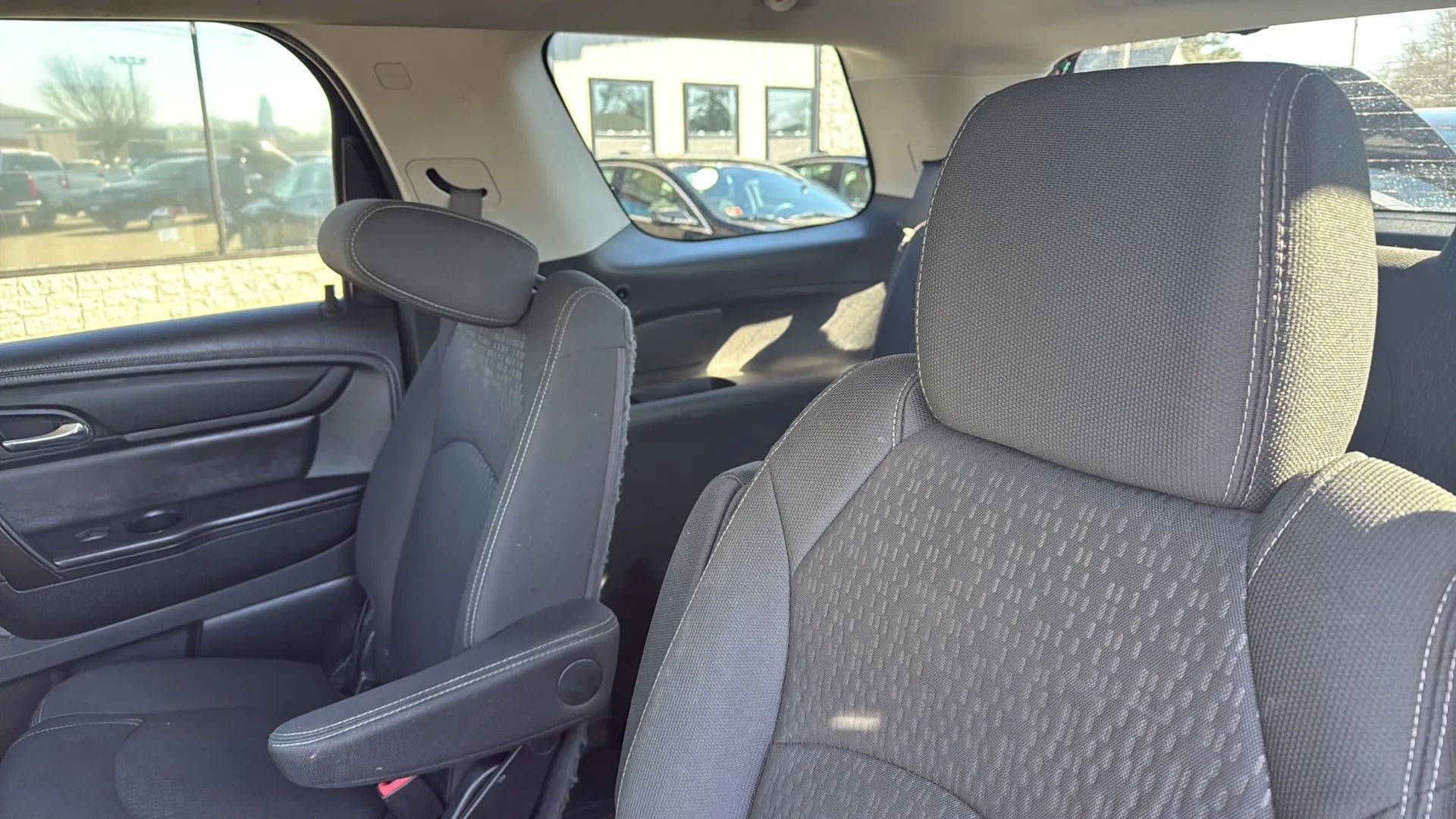 Used 2015 GMC Acadia SLE AWD/4WD image 19