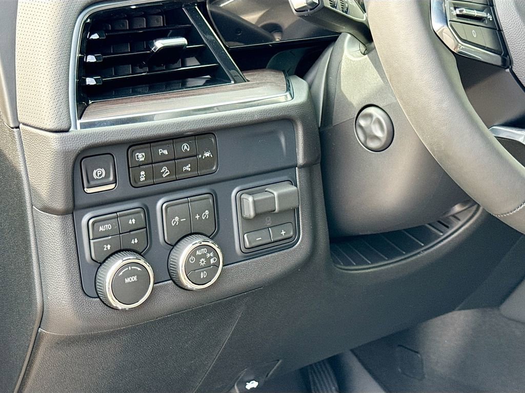 New 2026 Chevrolet Suburban Premier AWD/4WD image 10