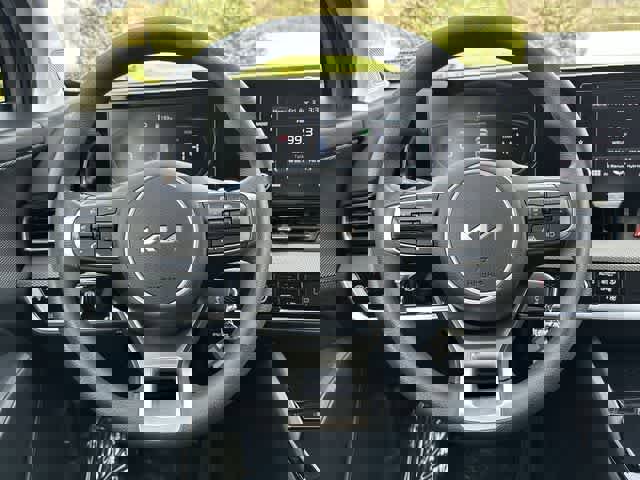 Used 2023 Kia Sportage LX image 7