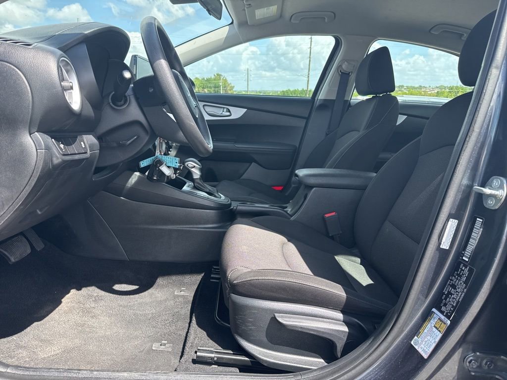 Used 2024 Kia Forte LXS image 6