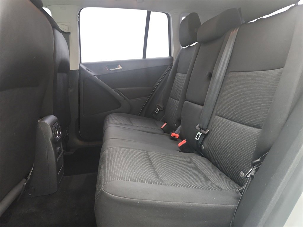 Used 2017 Volkswagen Tiguan Limited w/ Premium Package image 19