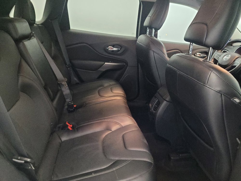 Used 2019 Jeep Cherokee Limited AWD/4WD image 19