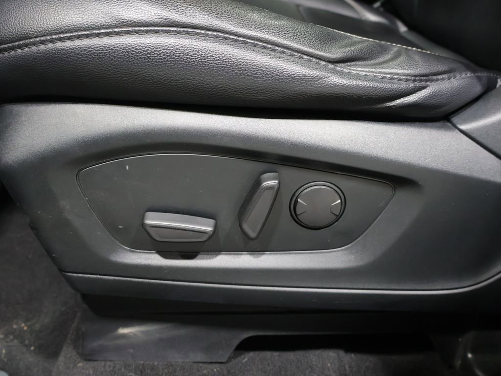 Used 2020 Ford Explorer XLT w/ Equipment Group 202A AWD/4WD image 13