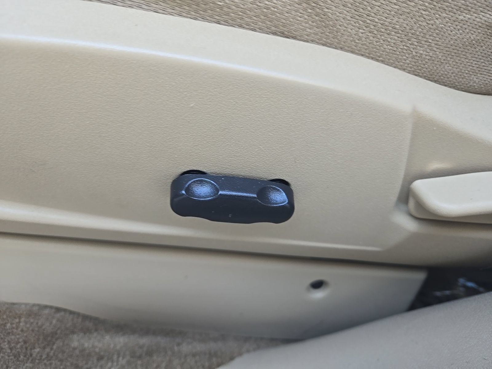 Used 2009 Chevrolet Equinox LT w/ LT Preferred Equipment Group FWD image 12